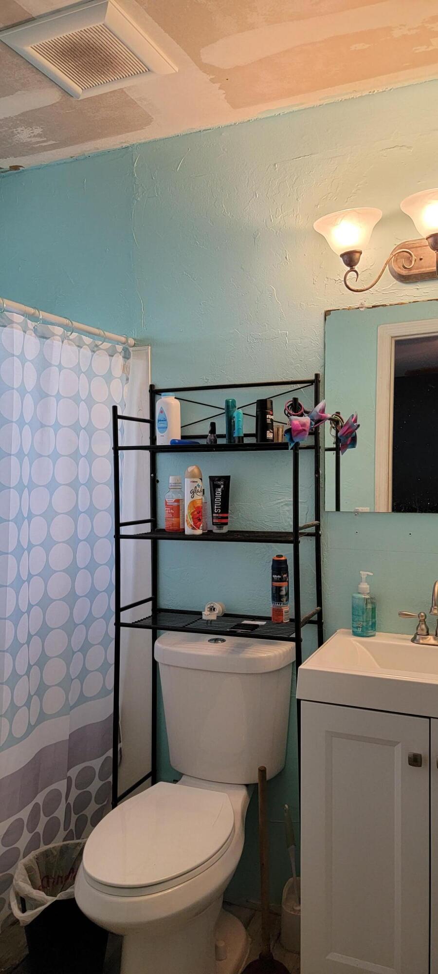 5215 Sunset Boulevard Fort Pierce, FL 34982 - Photo 19 of 30 Master Bathroom