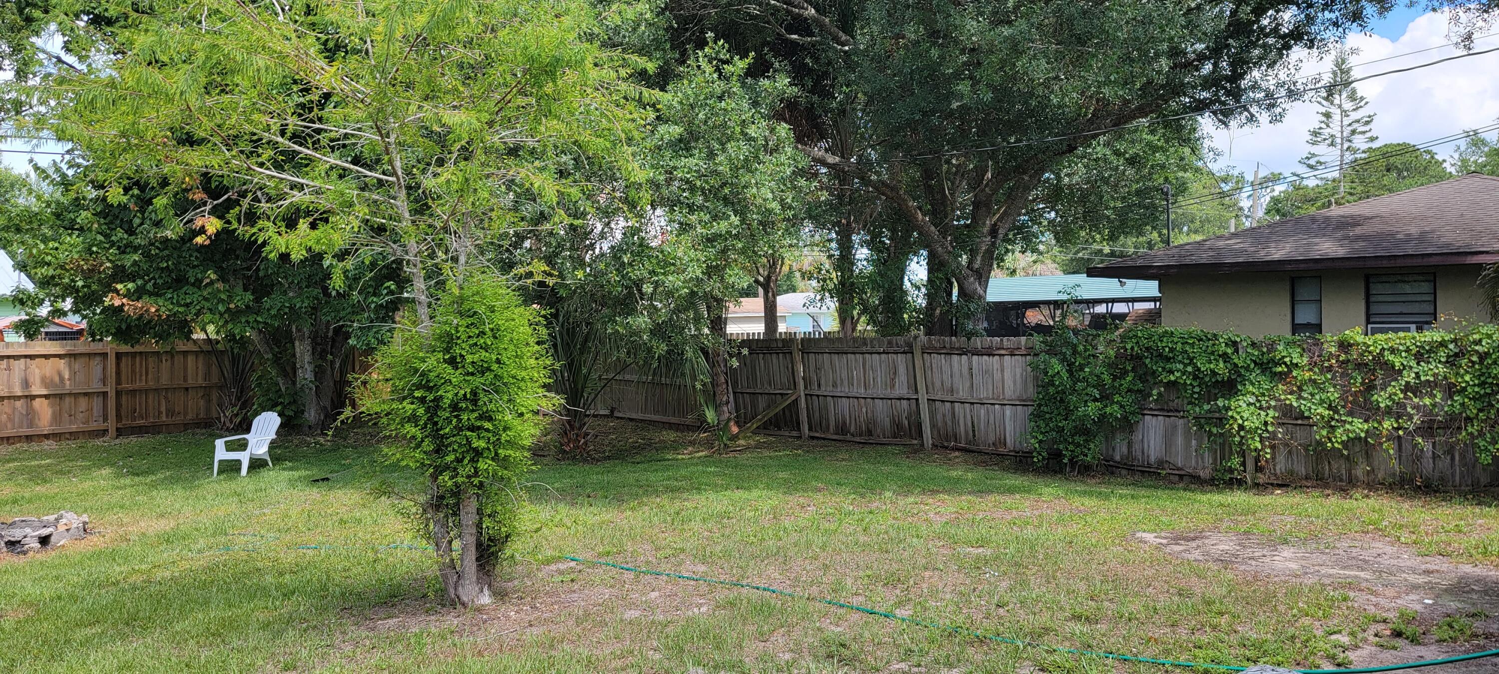 5215 Sunset Boulevard Fort Pierce, FL 34982 - Photo 25 of 30 Back Yard