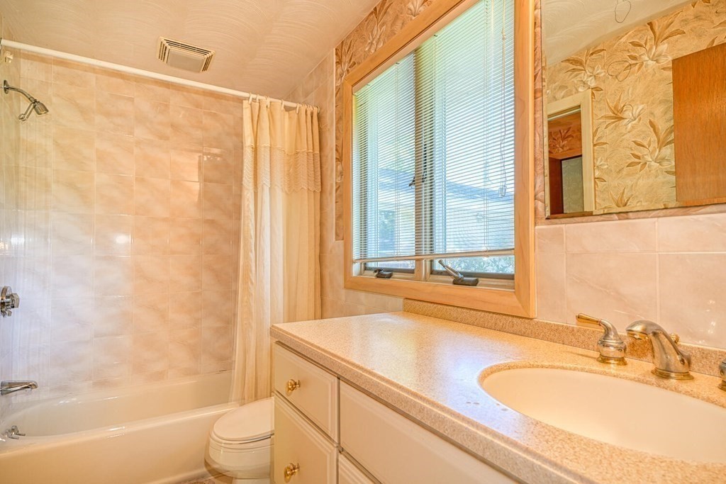 14 Karen Road Framingham, MA 01701 - Photo 19 of 33 Gallery Image 19