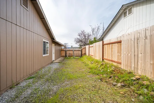 $395,900 | 1637 French Lace Lane, Redding, CA 96003