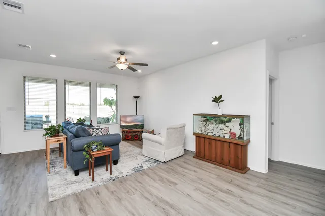 $340,000 | 732 Willow Harbor Lane, La Marque, TX 77568