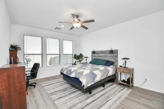 $340,000 | 732 Willow Harbor Lane, La Marque, TX 77568