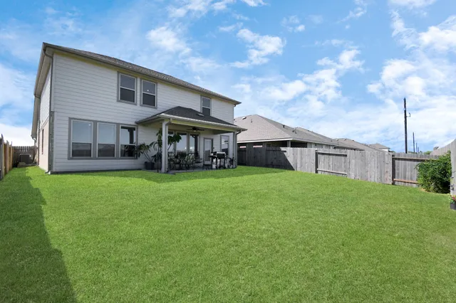 $340,000 | 732 Willow Harbor Lane, La Marque, TX 77568