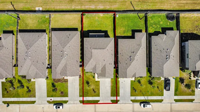 $340,000 | 732 Willow Harbor Lane, La Marque, TX 77568