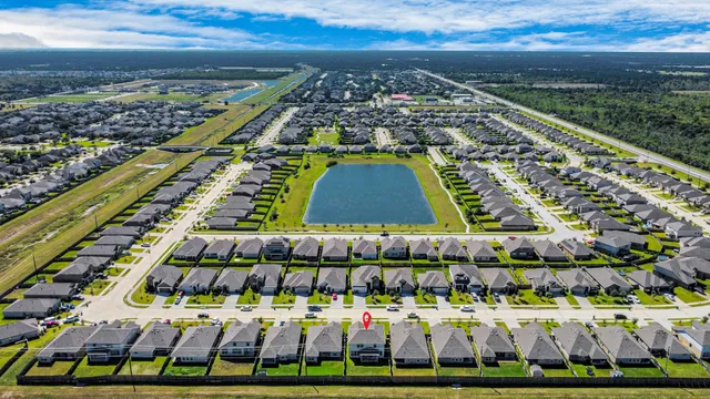 $340,000 | 732 Willow Harbor Lane, La Marque, TX 77568