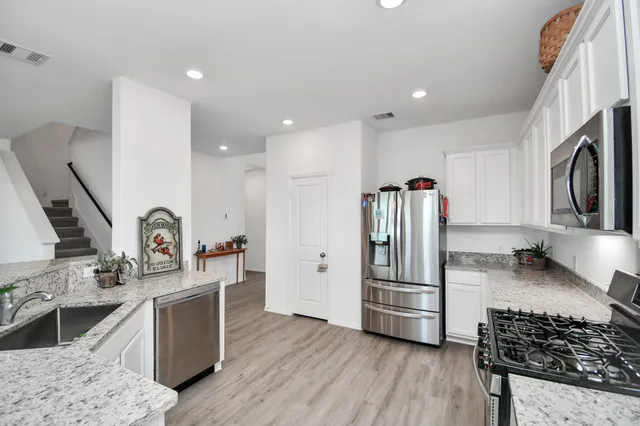 $340,000 | 732 Willow Harbor Lane, La Marque, TX 77568