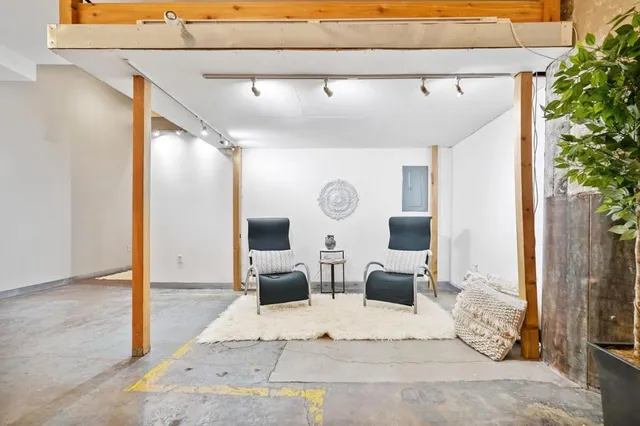 $3,295 | 700 North Washington Avenue, Unit 210, Minneapolis, MN 55401