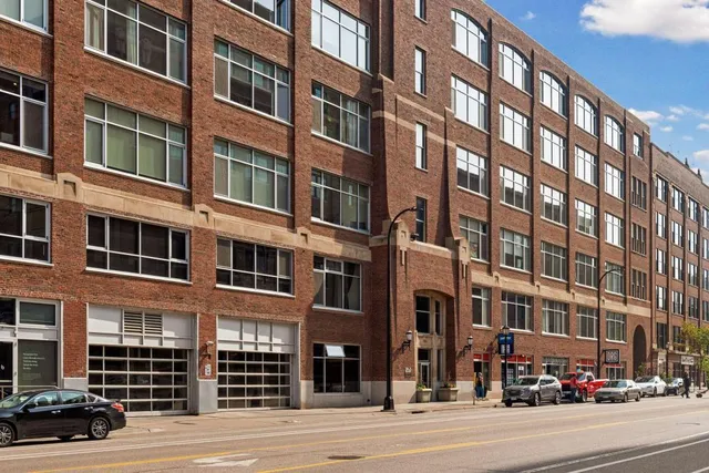 $3,295 | 700 North Washington Avenue, Unit 210, Minneapolis, MN 55401