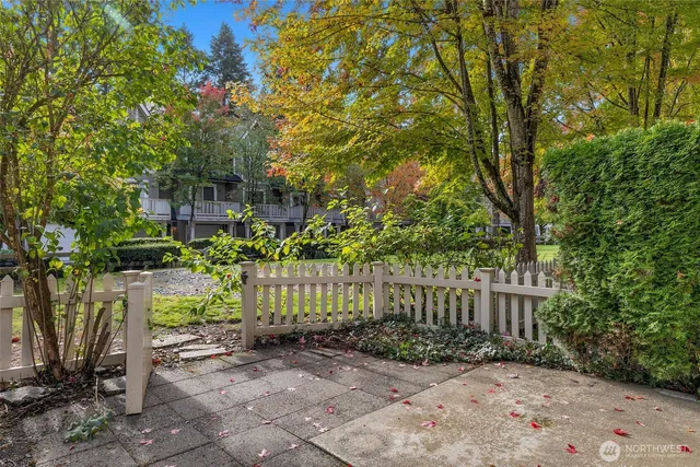 $795,000 | 18247 Northeast 96th Way, Unit 101, Redmond, WA 98052