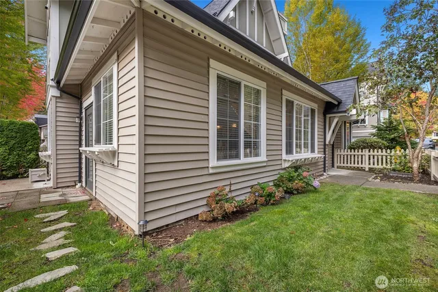 $795,000 | 18247 Northeast 96th Way, Unit 101, Redmond, WA 98052