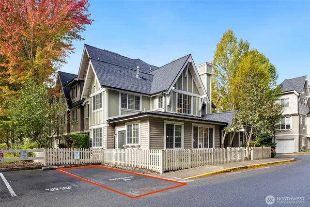 $795,000 | 18247 Northeast 96th Way, Unit 101, Redmond, WA 98052