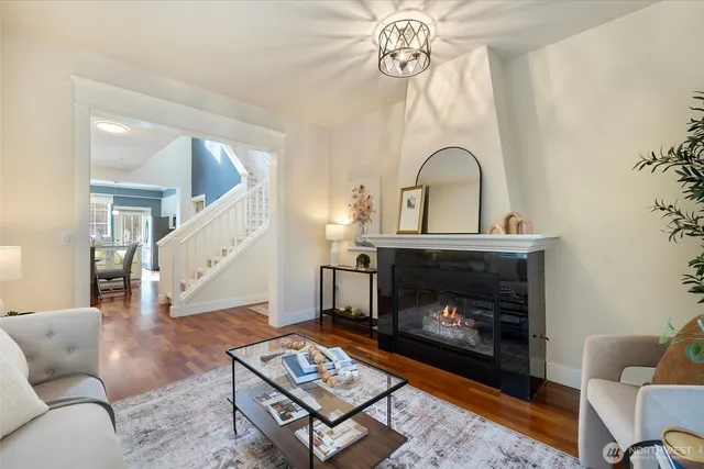 $795,000 | 18247 Northeast 96th Way, Unit 101, Redmond, WA 98052