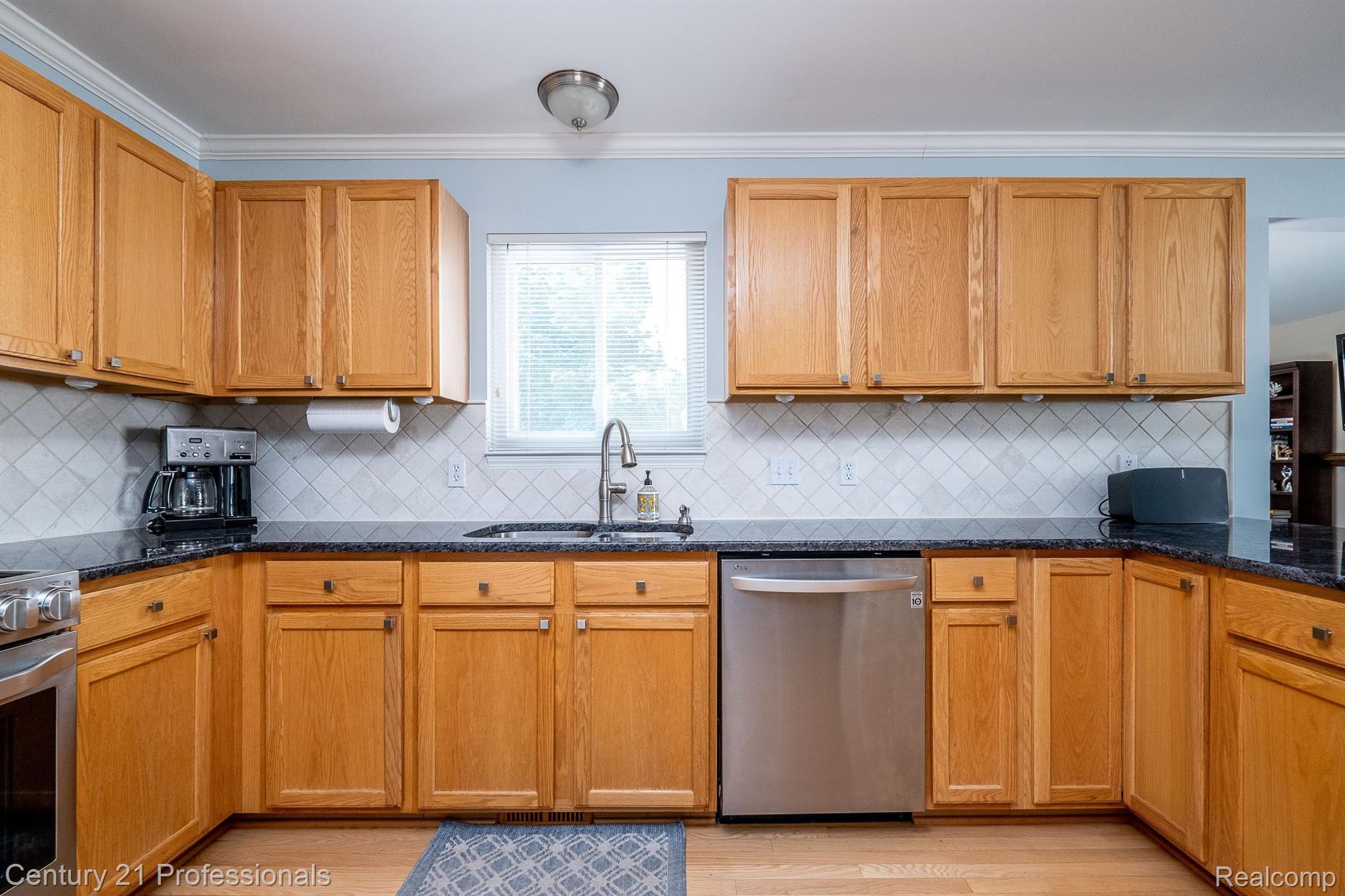 2089 Alsdorf Avenue Rochester, MI 48309 - Photo 15 of 50 kitchen