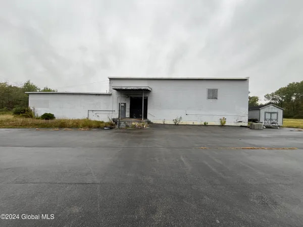 $1 | 101 Harrison Street, Gloversville, NY 12078