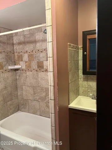 $1,150 | 510 Moltke Avenue, Unit FIRST FLOOR #1, Scranton, PA 18505