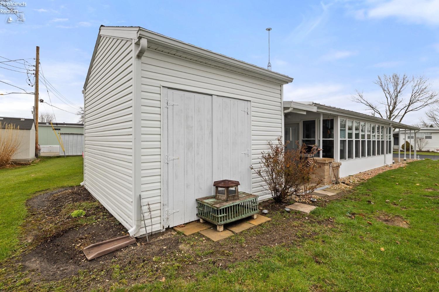 1623 Northeast Catawba Road, Unit 146 Port Clinton, OH 43452 - Photo 23 of 37 Gallery Image 23
