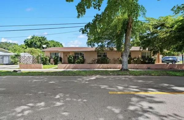 $3,000 | 5749 Buchanan Street, Hollywood, FL 33021