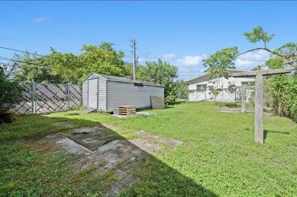 $2,950 | 5749 Buchanan Street, Hollywood, FL 33021