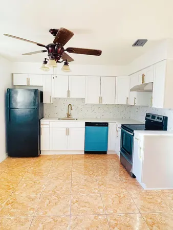 $2,950 | 5749 Buchanan Street, Hollywood, FL 33021