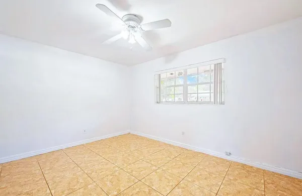 $2,950 | 5749 Buchanan Street, Hollywood, FL 33021