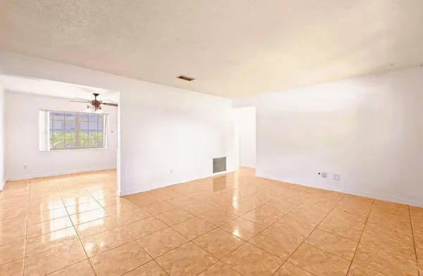 $2,950 | 5749 Buchanan Street, Hollywood, FL 33021