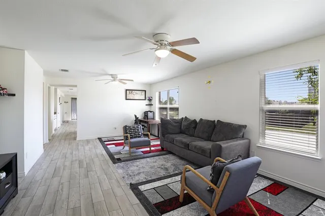 $389,900 | 2429 Emerald Lane, McKinney, TX 75071