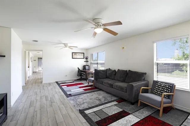 $389,900 | 2429 Emerald Lane, McKinney, TX 75071