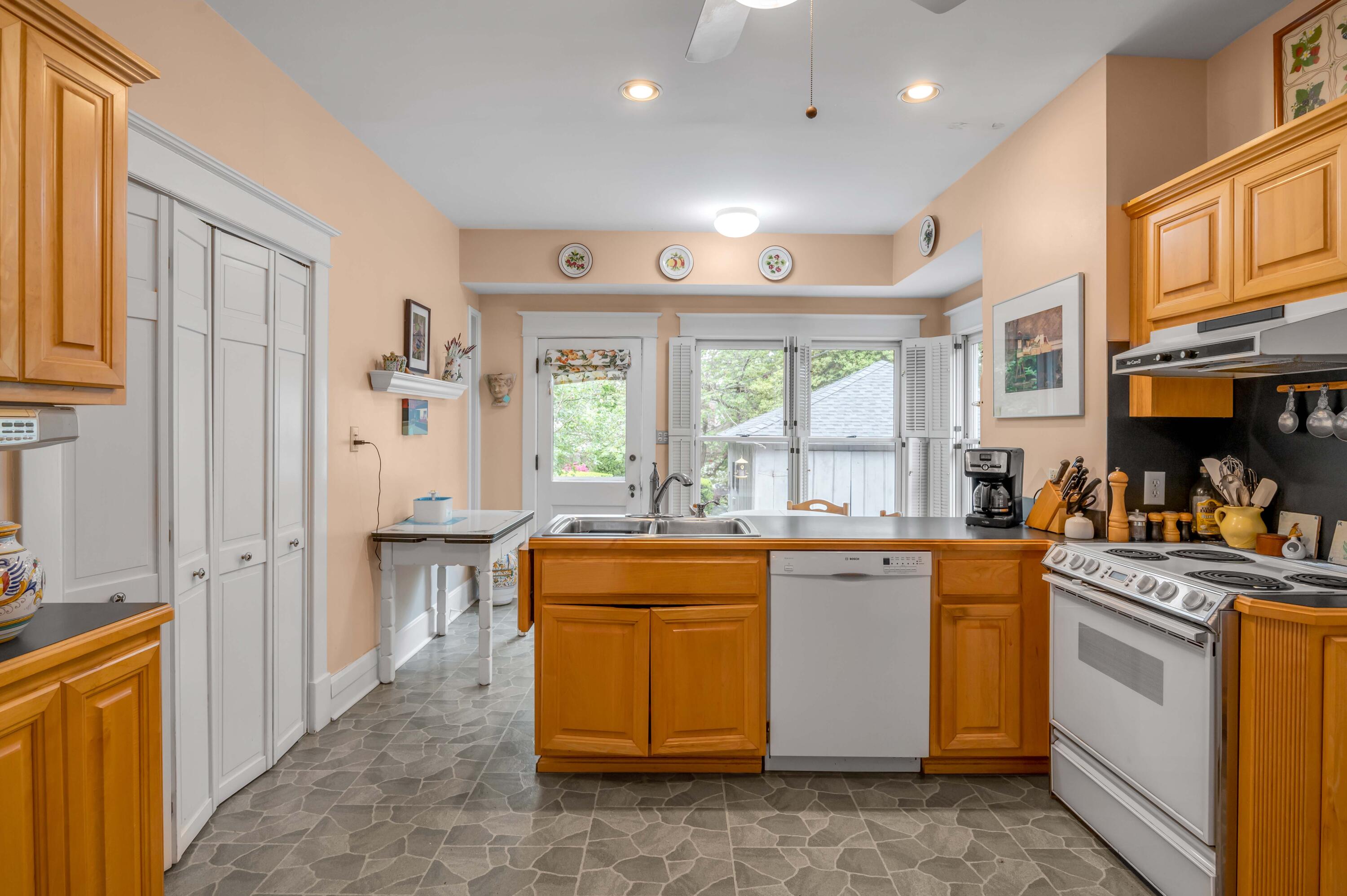 1120 Fontaine Road Lexington, KY 40502 - Photo 14 of 64 TDB_9580