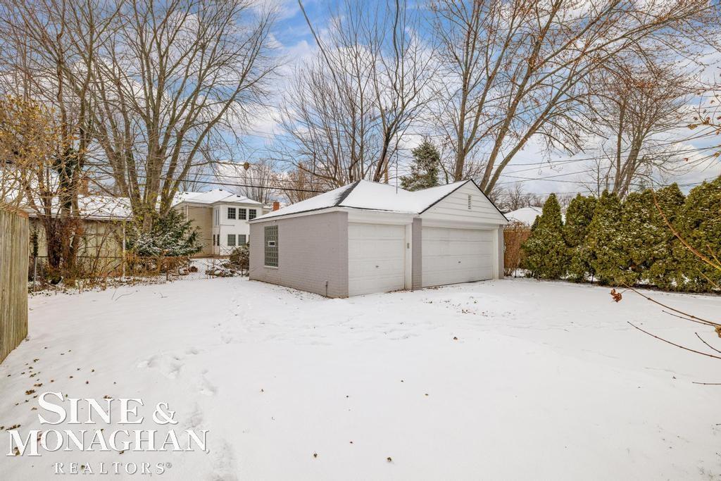 835 Harcourt Road Grosse Pointe, MI 48230 - Photo 37 of 41