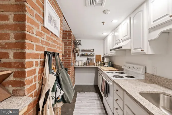 $265,000 | 301 Race Street, Unit C002, Philadelphia, PA 19106