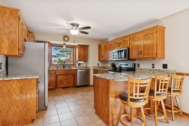 $499,900 | 34914 Linden Avenue, Lindstrom, MN 55045