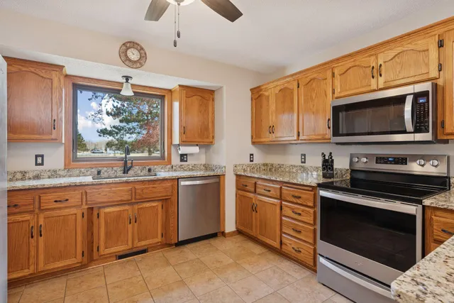 $499,900 | 34914 Linden Avenue, Lindstrom, MN 55045