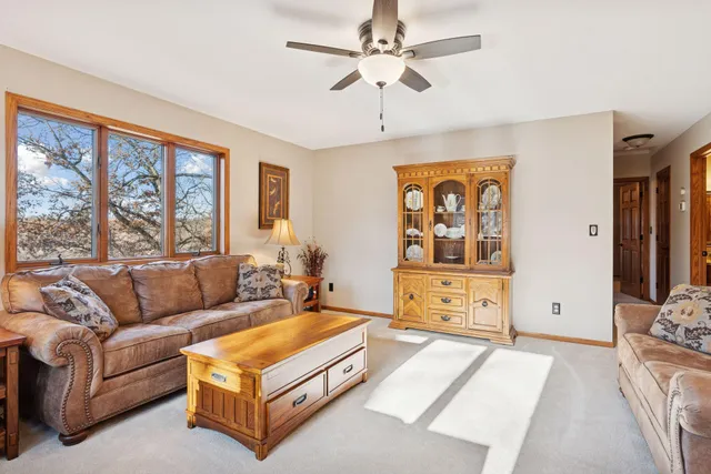 $499,900 | 34914 Linden Avenue, Lindstrom, MN 55045