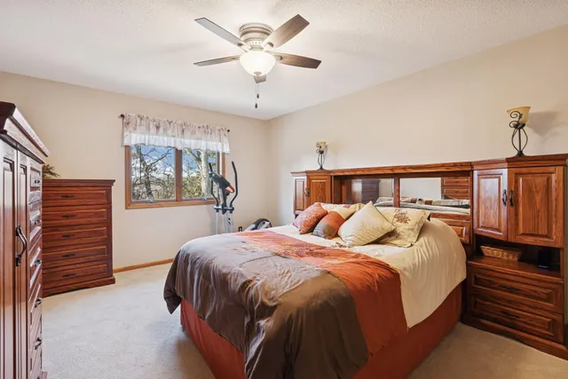 $499,900 | 34914 Linden Avenue, Lindstrom, MN 55045