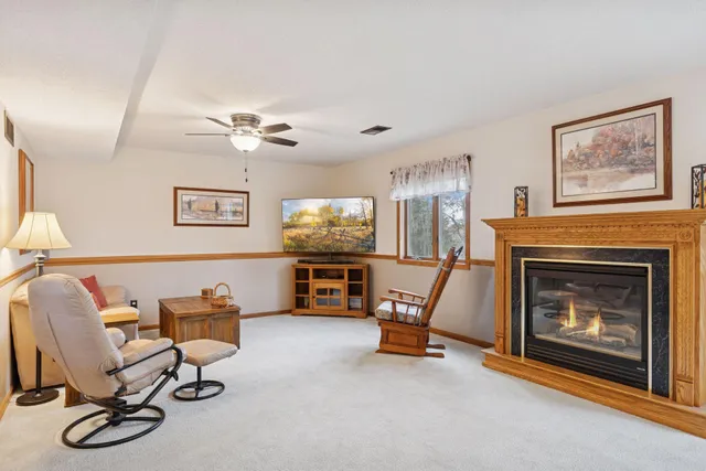 $499,900 | 34914 Linden Avenue, Lindstrom, MN 55045