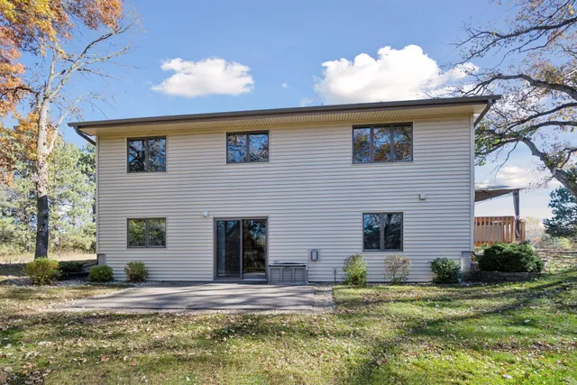 $499,900 | 34914 Linden Avenue, Lindstrom, MN 55045