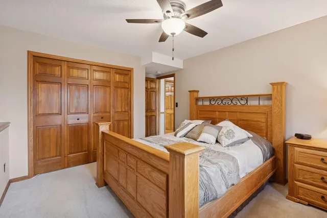 $499,900 | 34914 Linden Avenue, Lindstrom, MN 55045