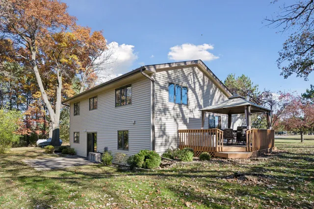 $499,900 | 34914 Linden Avenue, Lindstrom, MN 55045