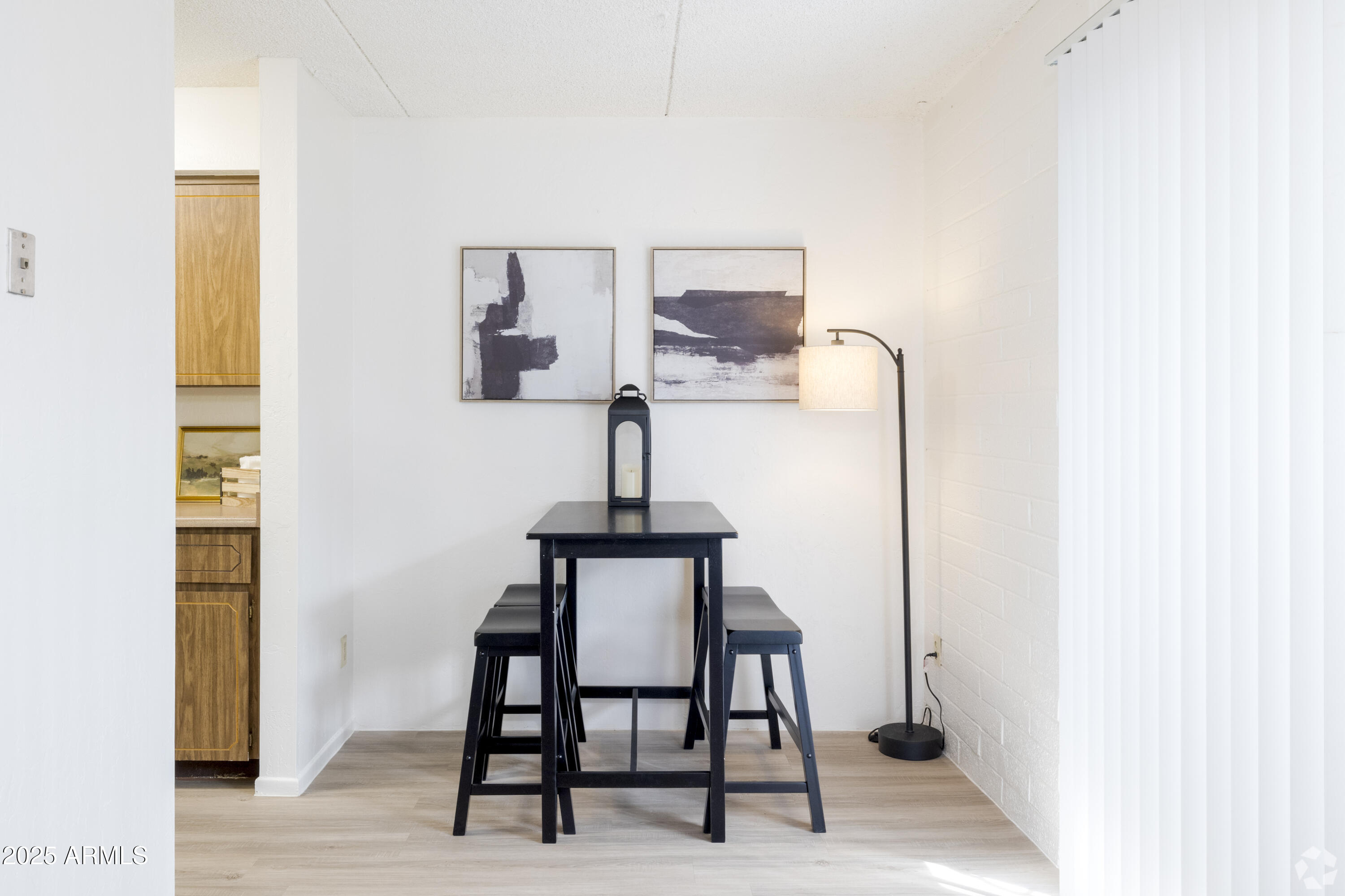 1030 South Dobson Road, Unit OFC Mesa, AZ 85202 - Photo 5 of 11 Emerald-Apartments - Dining area