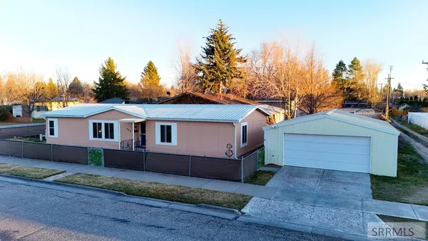 $300,000 | 325 West Shelley Street, Idaho Falls, ID 83402