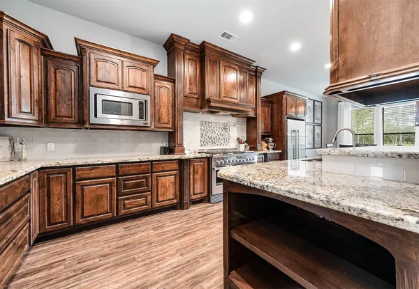 $750,000 | 33207 Blue Marlin Drive, Richwood, TX 77531