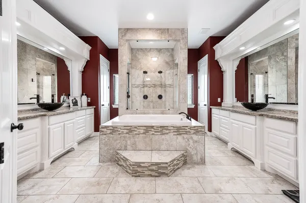 $750,000 | 33207 Blue Marlin Drive, Richwood, TX 77531