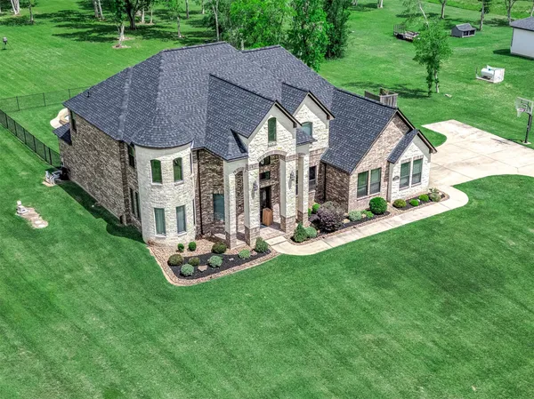 $750,000 | 33207 Blue Marlin Drive, Richwood, TX 77531