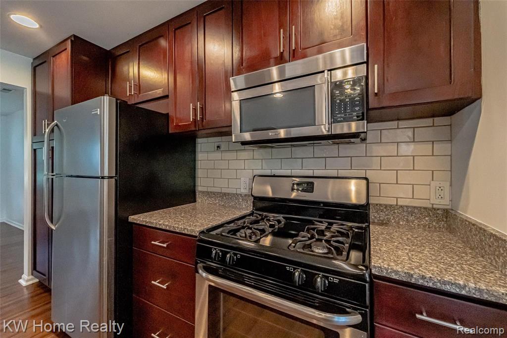 6914 Halyard Road Bloomfield Hills, MI 48301 - Photo 9 of 44