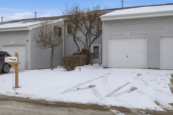 $2,300 | 269 Alpine Drive East, Glendale Heights, IL 60139