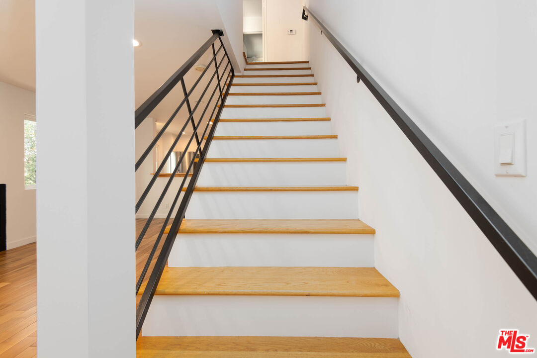 1016 Sanborn Avenue, Unit 101 Los Angeles, CA 90029 - Photo 9 of 18 a view of entryway