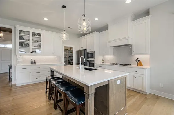$559,000 | 1542 Southwest Arbor Park Drive, Lee's Summit, MO 64082