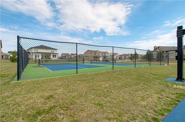 $559,000 | 1542 Southwest Arbor Park Drive, Lee's Summit, MO 64082