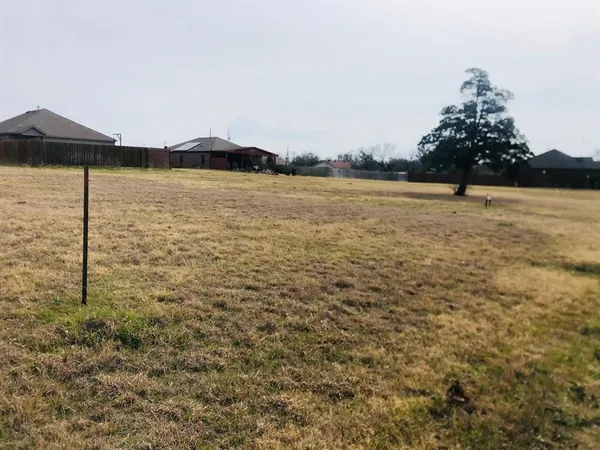 $108,500 | 828 Oak Street, Ferris, TX 75125