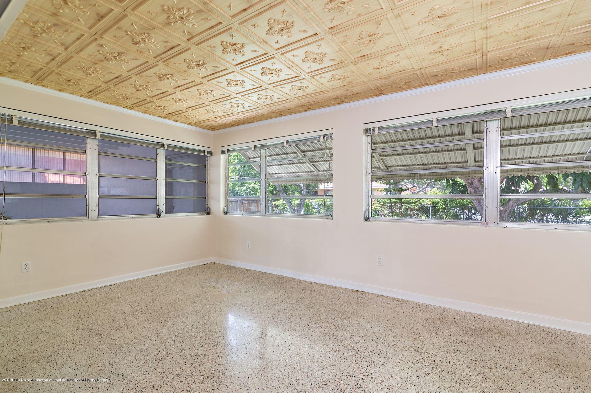 351 Edmor Road West Palm Beach, FL 33405 - Photo 10 of 23 10